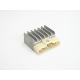   Feszültségszabályzó 12V Aprilia Sr 50 94-00 / Yamaha Aerox 02-  - Rms
