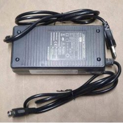   Elektromos kerékpár töltő 48V2,8A Litiumos / Kerek csatlakozós